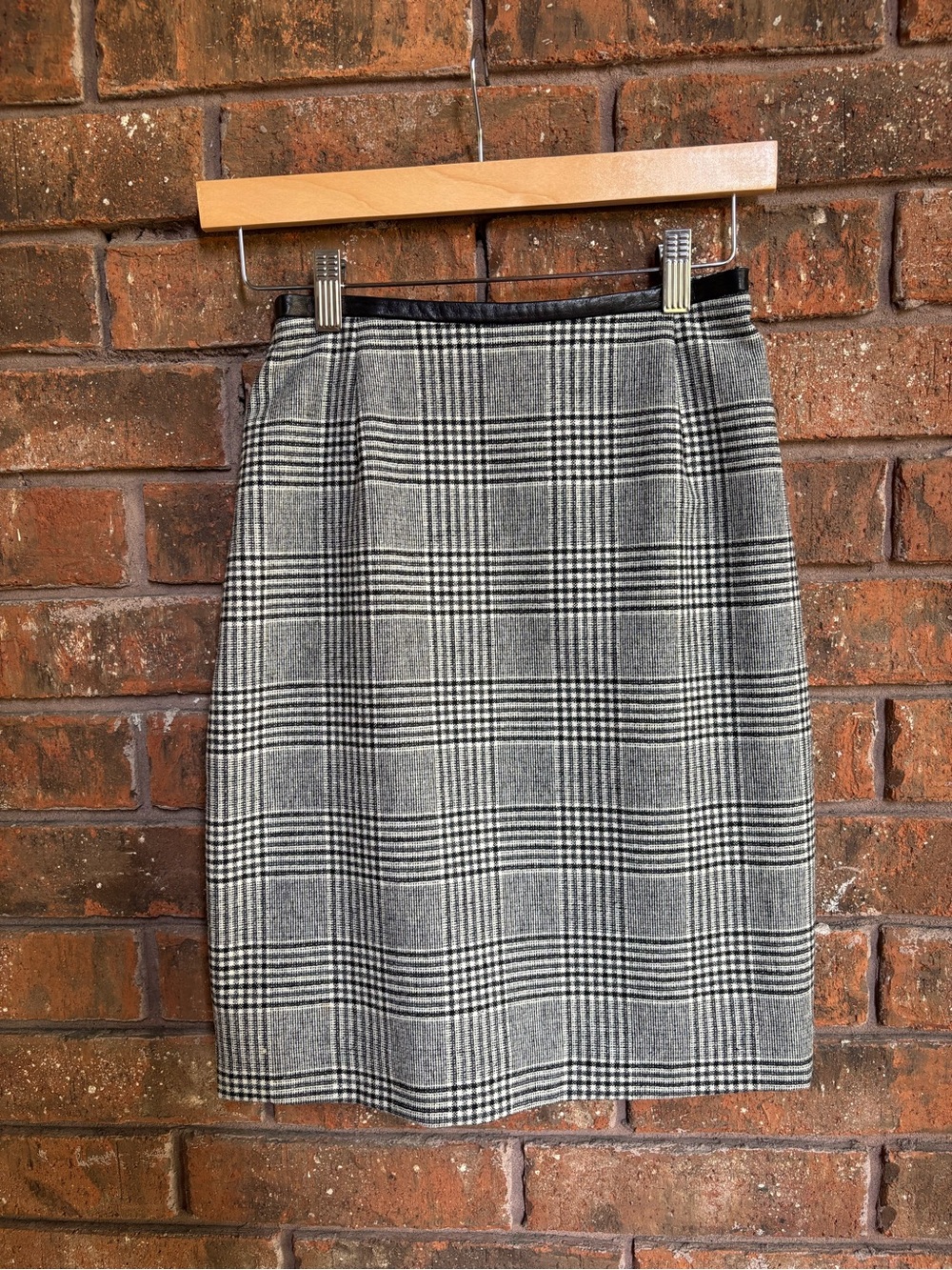 Classiques Entier Black and Gray Plaid Pencil Skirt